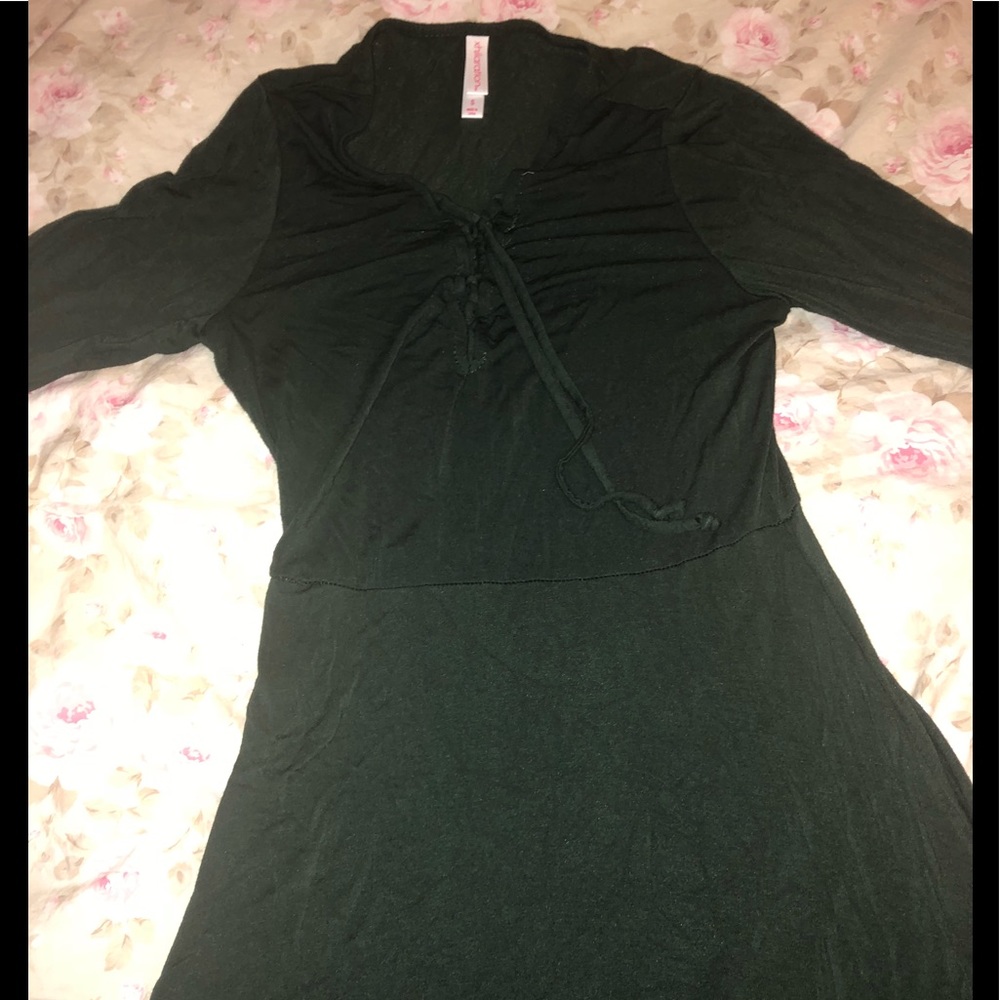 Pretty and simple dark green long sleeve dress